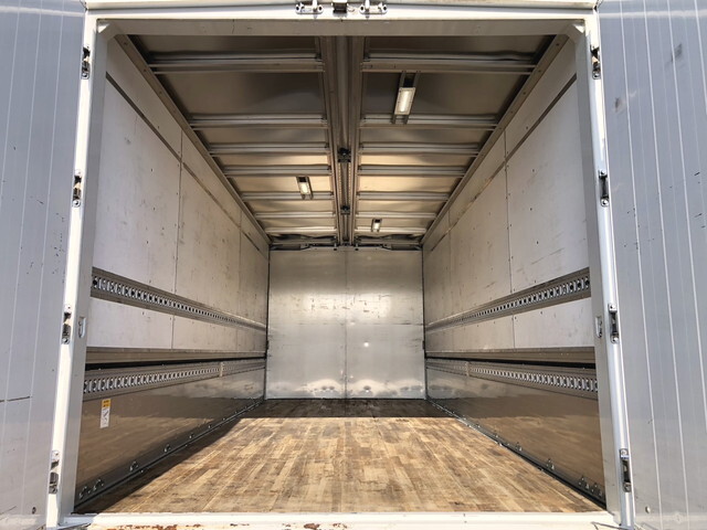 三菱ふそうファイターアルミウイング中型（4t）[写真10]