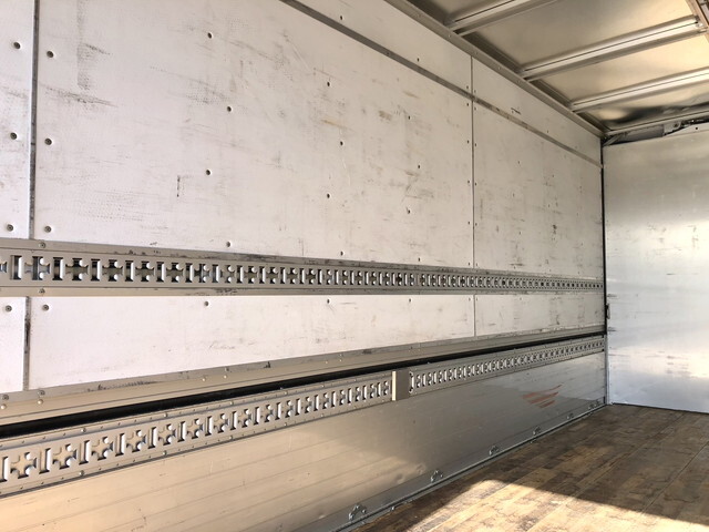 三菱ふそうファイターアルミウイング中型（4t）[写真14]