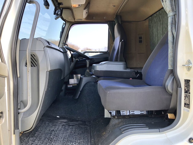 三菱ふそうファイターアルミウイング中型（4t）[写真31]