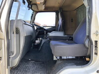 三菱ふそうファイターアルミウイング中型（4t）[写真32]