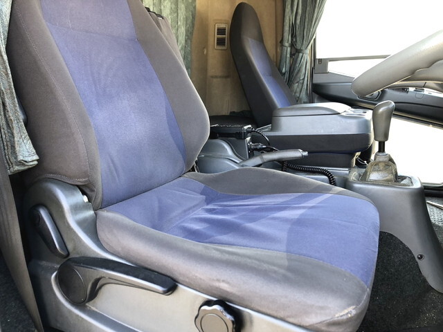 三菱ふそうファイターアルミウイング中型（4t）[写真32]