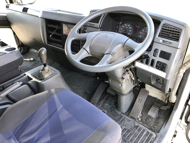 三菱ふそうファイターアルミウイング中型（4t）[写真33]