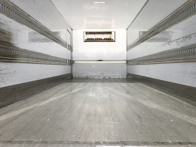 いすゞフォワード冷凍車（冷蔵車）中型（4t）[写真12]