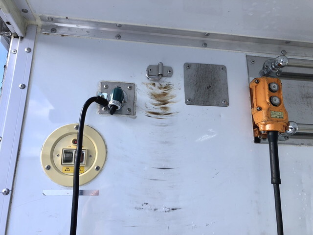 いすゞフォワード冷凍車（冷蔵車）中型（4t）[写真17]