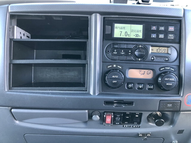 いすゞフォワード冷凍車（冷蔵車）中型（4t）[写真31]