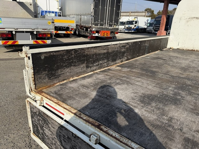 いすゞエルフ平ボディ小型（2t・3t）[写真11]