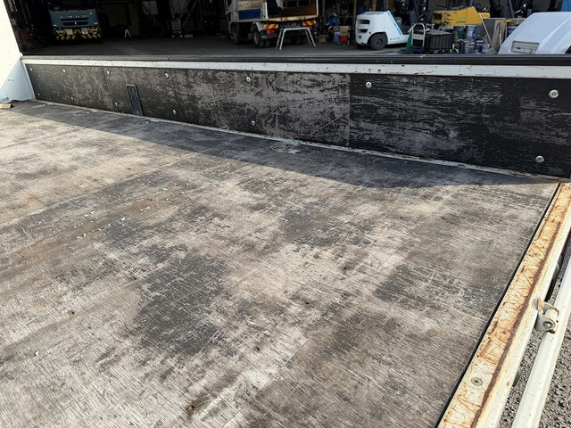 いすゞエルフ平ボディ小型（2t・3t）[写真12]