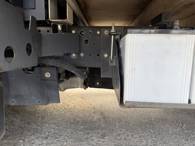 いすゞエルフ平ボディ小型（2t・3t）[写真21]