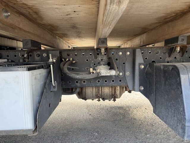 いすゞエルフ平ボディ小型（2t・3t）[写真22]