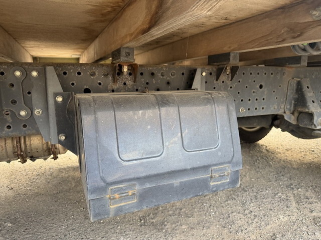 いすゞエルフ平ボディ小型（2t・3t）[写真23]