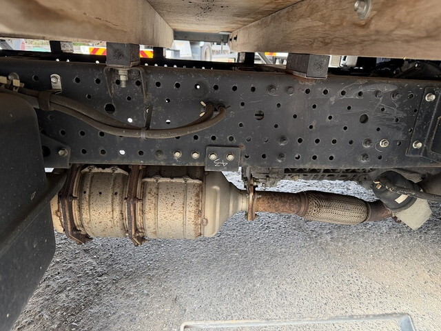 いすゞエルフ平ボディ小型（2t・3t）[写真29]