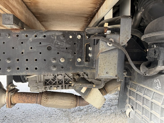 いすゞエルフ平ボディ小型（2t・3t）[写真30]