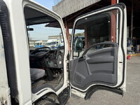 いすゞエルフ平ボディ小型（2t・3t）[写真33]