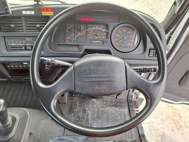 いすゞフォワードセーフティクレーン3段中型（4t）[写真13]