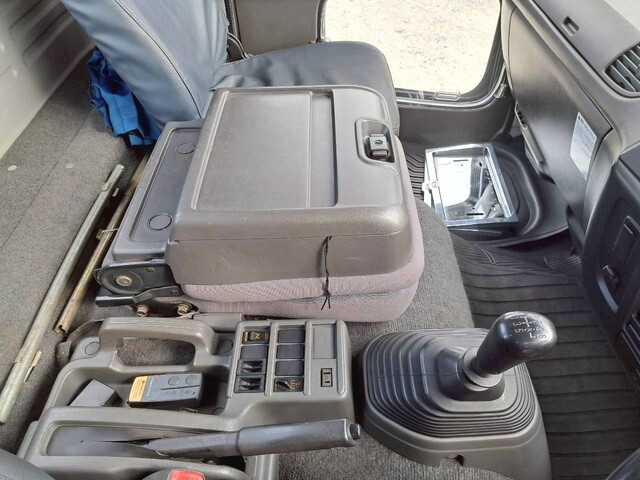 いすゞフォワードセーフティクレーン3段中型（4t）[写真15]