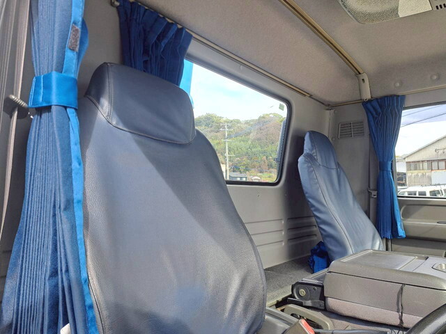 いすゞフォワードセーフティクレーン3段中型（4t）[写真17]