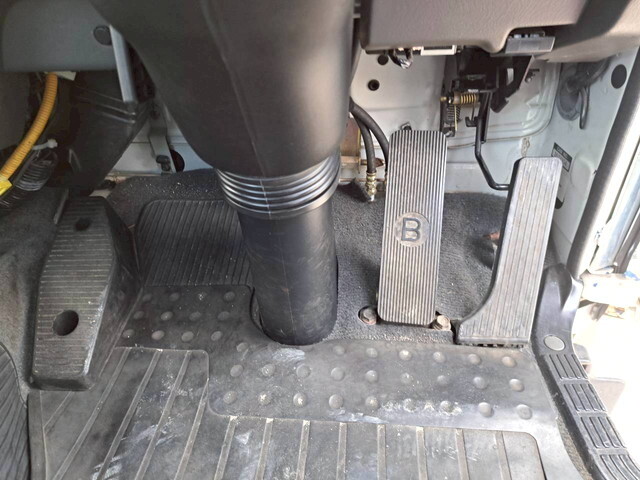 いすゞフォワードセーフティクレーン3段中型（4t）[写真18]