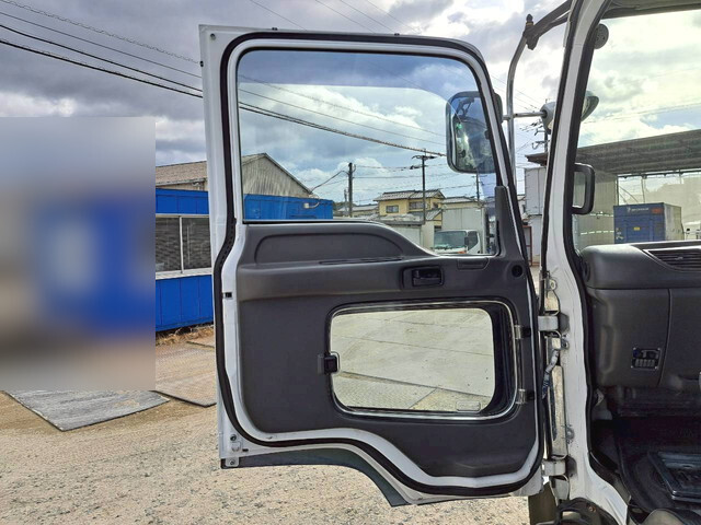 いすゞフォワードセーフティクレーン3段中型（4t）[写真22]