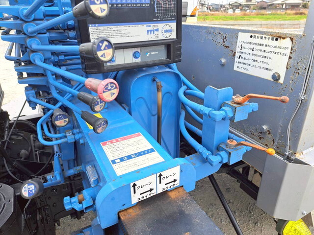 いすゞフォワードセーフティクレーン3段中型（4t）[写真27]