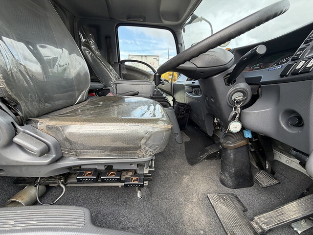 いすゞフォワードクレーン4段中型（4t）[写真31]