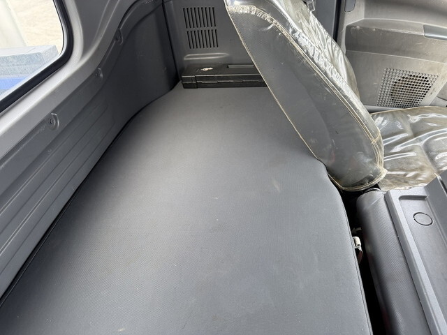 いすゞフォワードクレーン4段中型（4t）[写真37]