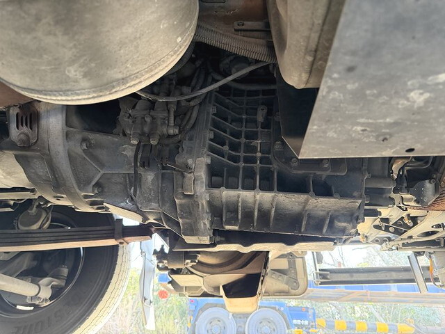 いすゞギガトレーラーヘッド（トラクターヘッド）大型（10t）[写真11]