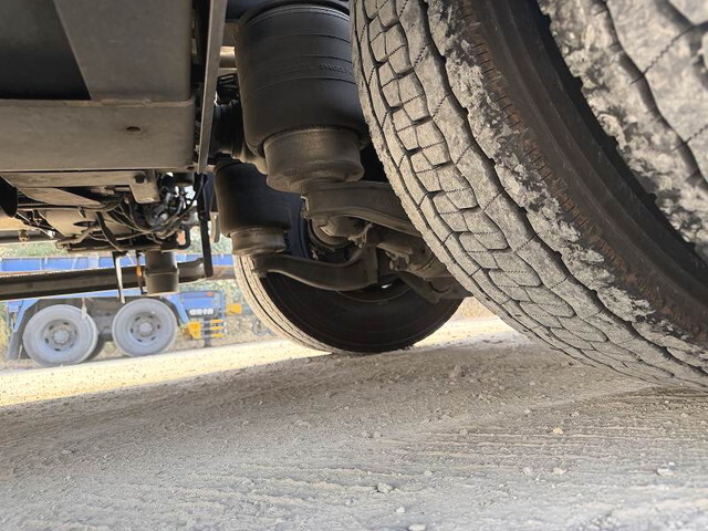 いすゞギガトレーラーヘッド（トラクターヘッド）大型（10t）[写真15]