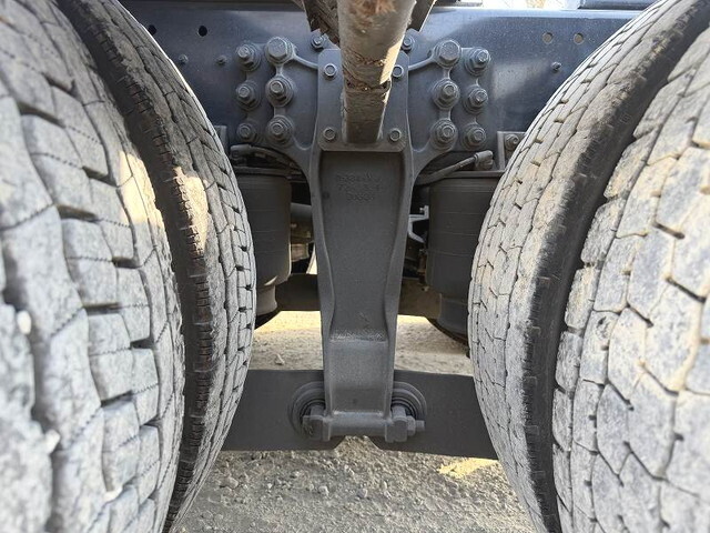 いすゞギガトレーラーヘッド（トラクターヘッド）大型（10t）[写真19]