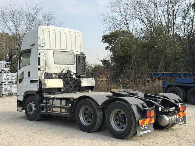 いすゞギガトレーラーヘッド（トラクターヘッド）大型（10t）[写真02]