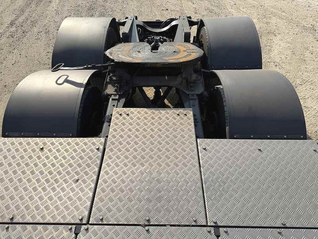 いすゞギガトレーラーヘッド（トラクターヘッド）大型（10t）[写真22]