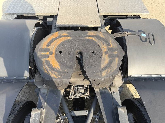 いすゞギガトレーラーヘッド（トラクターヘッド）大型（10t）[写真24]