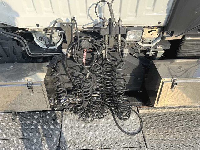 いすゞギガトレーラーヘッド（トラクターヘッド）大型（10t）[写真26]