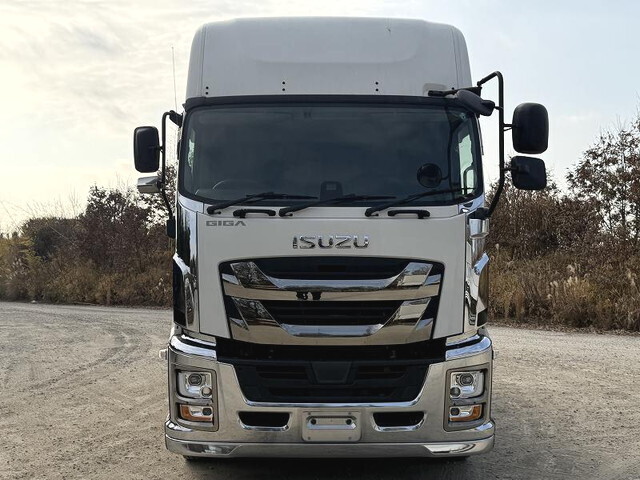 いすゞギガトレーラーヘッド（トラクターヘッド）大型（10t）[写真03]