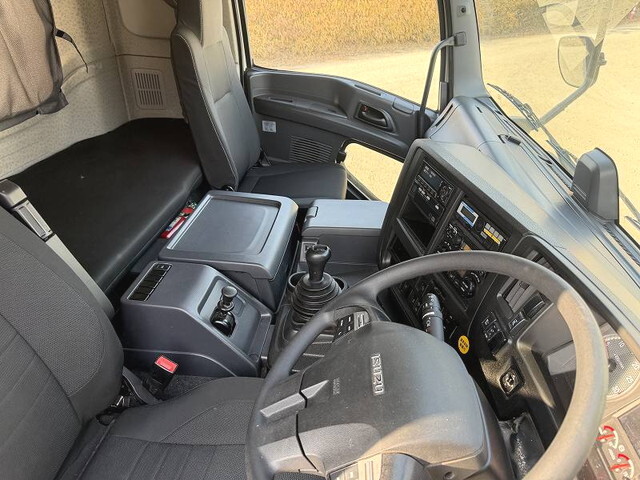 いすゞギガトレーラーヘッド（トラクターヘッド）大型（10t）[写真33]