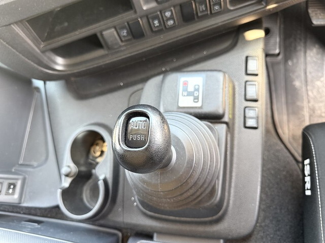 いすゞギガトレーラーヘッド（トラクターヘッド）大型（10t）[写真35]