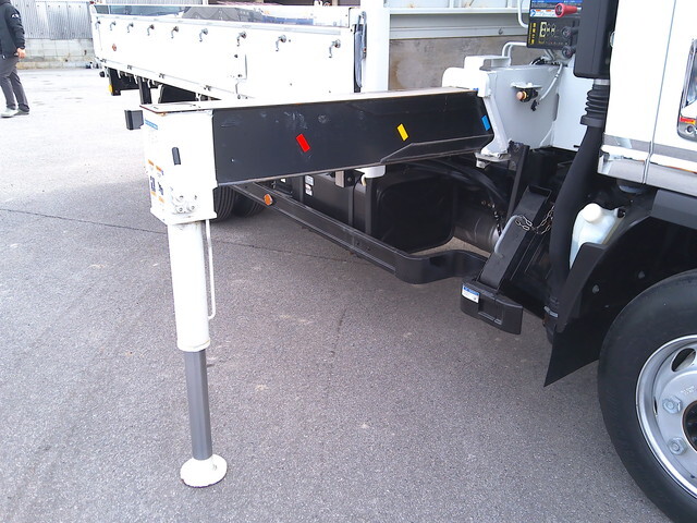 いすゞエルフクレーン5段小型（2t・3t）[写真22]