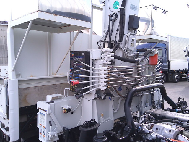 いすゞエルフクレーン5段小型（2t・3t）[写真36]