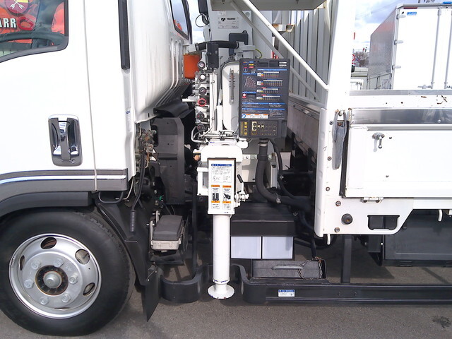 いすゞエルフクレーン5段小型（2t・3t）[写真07]