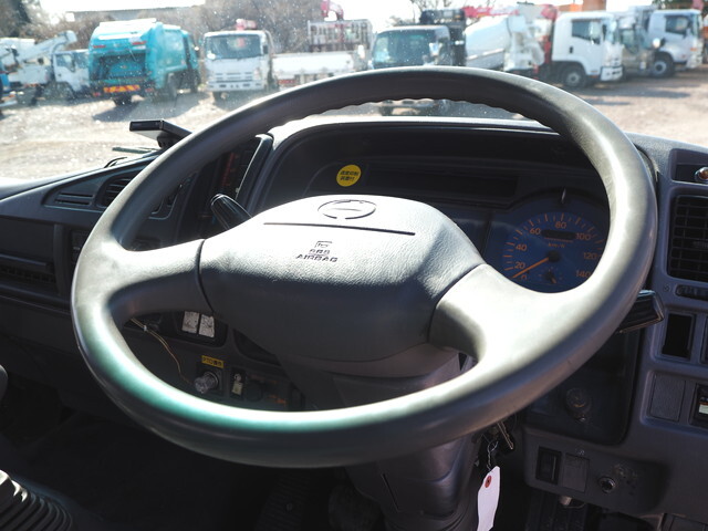 日野レンジャーセーフティローダー小型（2t・3t）[写真37]