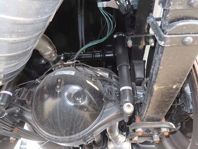 三菱ふそうキャンターコンテナ専用車小型（2t・3t）[写真11]