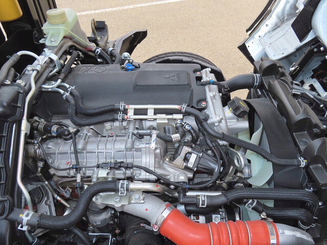 三菱ふそうキャンターコンテナ専用車小型（2t・3t）[写真15]