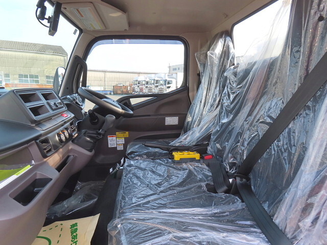 三菱ふそうキャンターコンテナ専用車小型（2t・3t）[写真17]