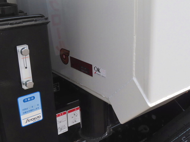 三菱ふそうキャンターコンテナ専用車小型（2t・3t）[写真22]