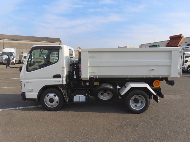 三菱ふそうキャンターコンテナ専用車小型（2t・3t）[写真27]