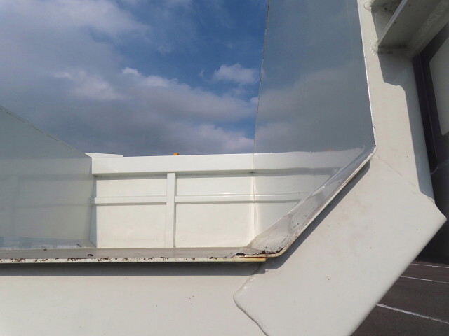 三菱ふそうキャンターコンテナ専用車小型（2t・3t）[写真30]