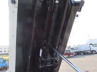 三菱ふそうキャンターコンテナ専用車小型（2t・3t）[写真33]