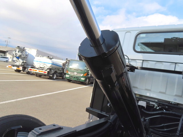 三菱ふそうキャンターコンテナ専用車小型（2t・3t）[写真33]
