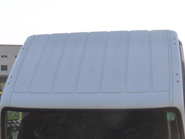 三菱ふそうキャンターコンテナ専用車小型（2t・3t）[写真34]