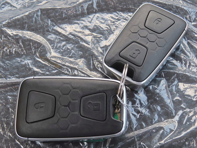 三菱ふそうキャンターコンテナ専用車小型（2t・3t）[写真36]