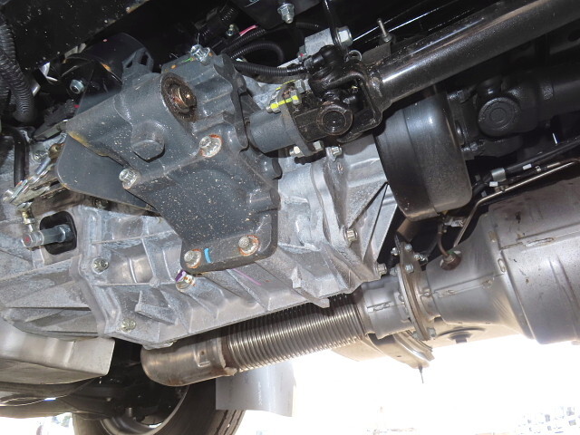 三菱ふそうキャンターコンテナ専用車小型（2t・3t）[写真08]